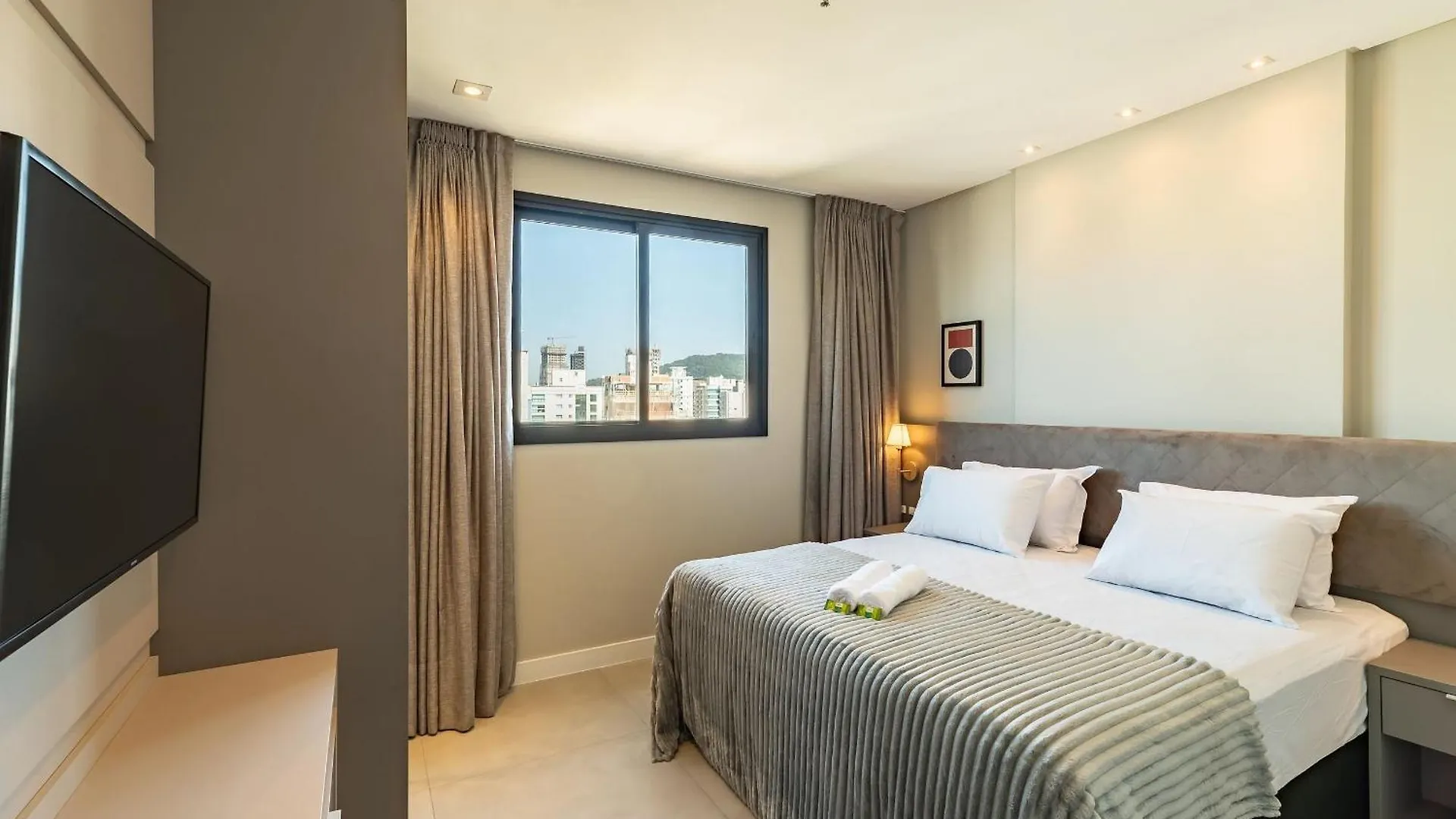 Mhf III - Apts Variados A 280M Da Praia Em Itapema 0*,