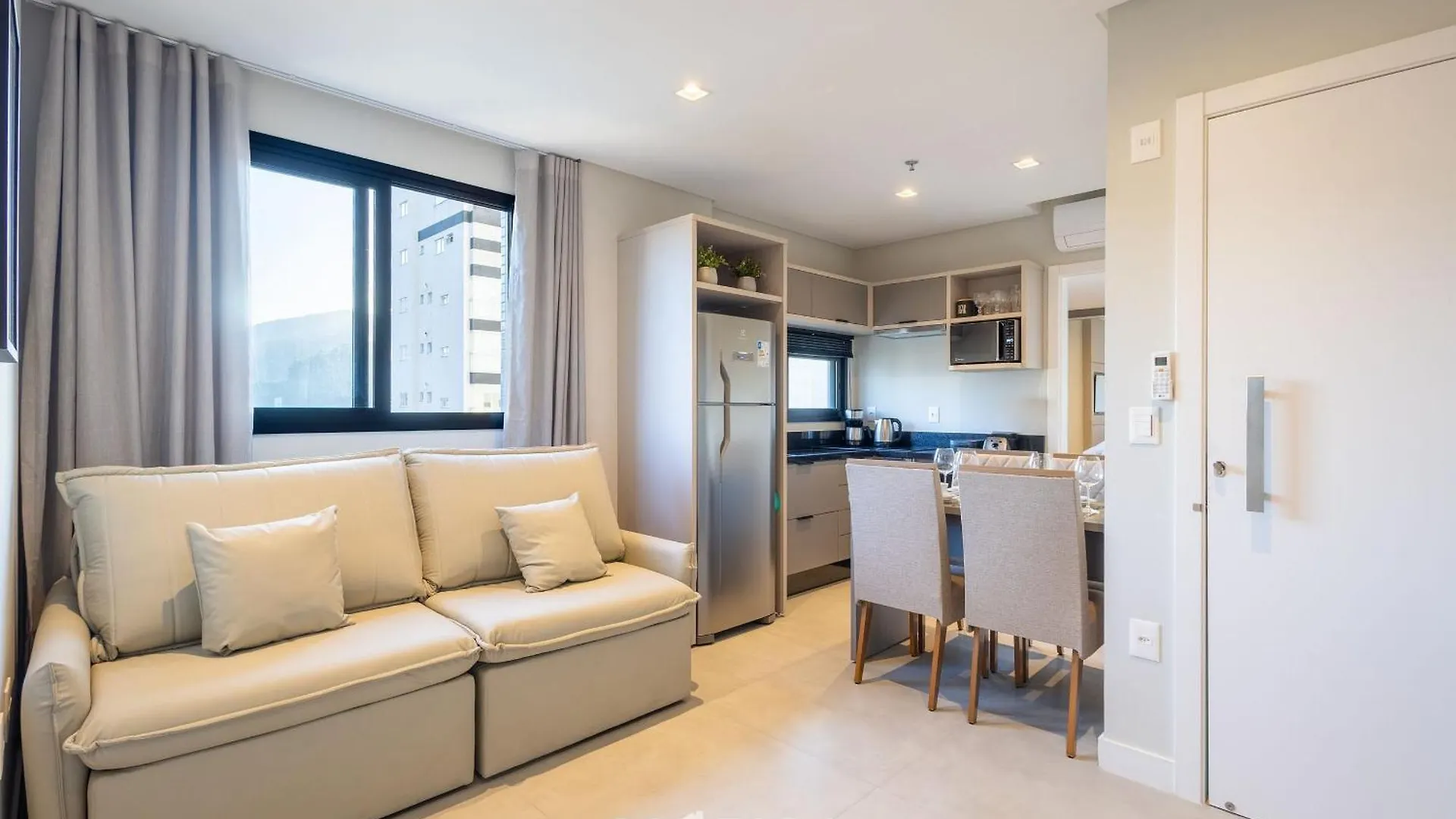 Mhf III - Apts Variados A 280M Da Praia Em Itapema 0*,