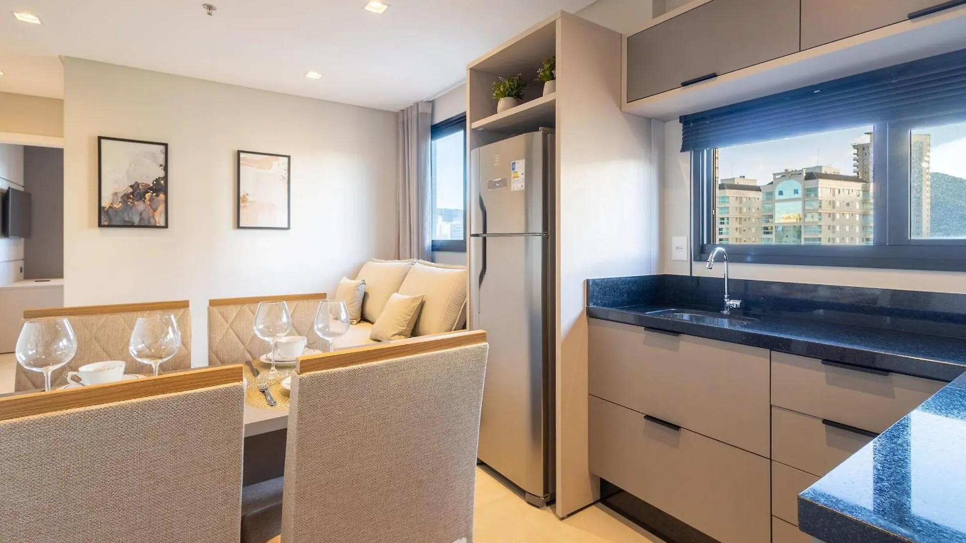 Mhf III - Apts Variados A 280M Da Praia Em Itapema 0*,