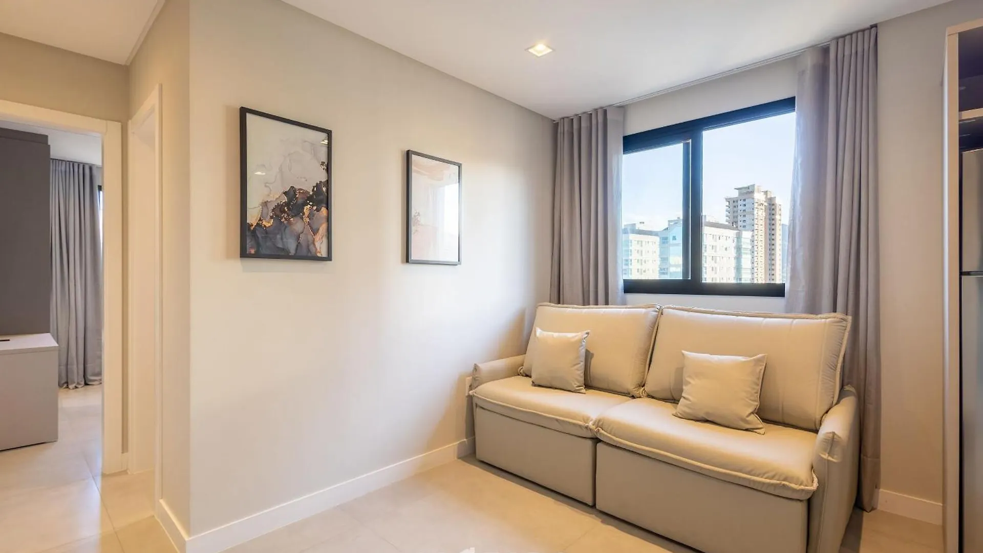 Mhf III - Apts Variados A 280M Da Praia Em Itapema Brasil