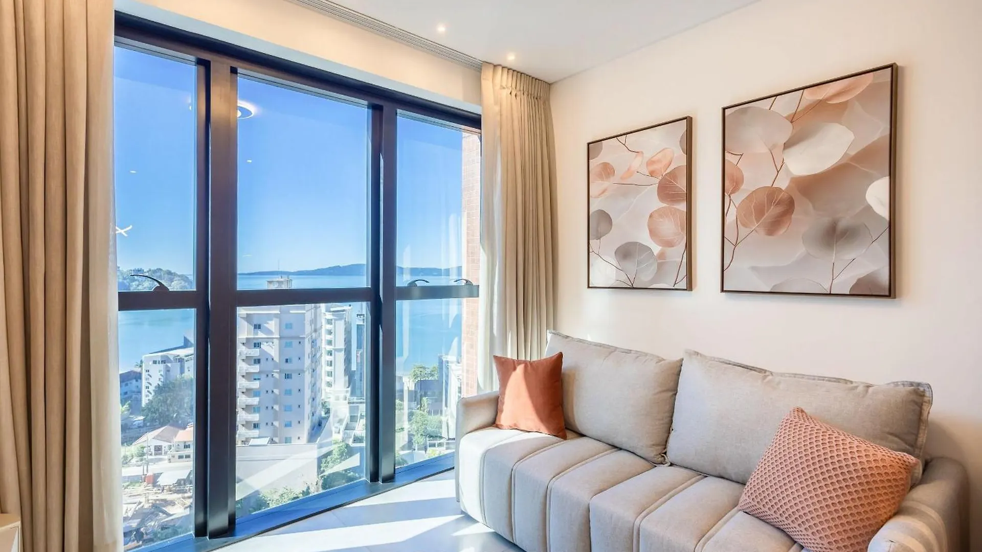 Mhf III - Apts Variados A 280M Da Praia Em Itapema Brasil